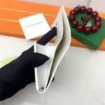 Goyard Bags The p65 G513 Marigny Coin Purse is perfect storing small change. It features snap closure, compartment coins, a slot for cards and banknotes.Size: 8.5*2*10cm. Color: White - Image 8