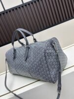 Goyard Bags Pair Flowers Batch 295✈Goyard Boston50 Travel Bag ideal companion weekend trips.The zipper system a padlock ensures security personal belongings. The Boston travel suitable for use in cabin can be worn or crossbody by pairing it with an additional medium-sized shoulder strap! Dark blue neutral that looks good on both men and women I think green really most fashionable color Gray is the evergreen tree of Dog Tooth brand, size 50 fits just right~ ✈Travel bag ceiling, unbeatable! - Image 2