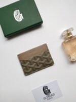 Goyard Bags ￥50 GOYARD Goya Classic Saint-Sulpice Card Holder Compact Design with Middle Pocket for Cards, ID, Folded Banknotes The compact design fits perfectly into the pocket of a jacket or pants. Style number: 9636 Size: 7 x 10.5 cm