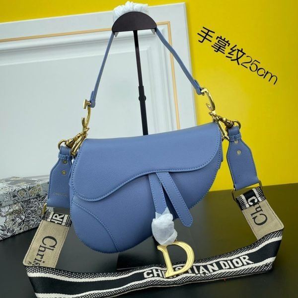 783d4655f09d4c5ba9ffdda1261d17c5.jpg Dior Bags - Image 1