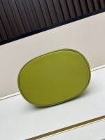 Prada Bags Batch 280¥ New Bucket Bag 1A082 Runway Style This Re-Nylon handbag is designed nylon fabric calfskin.The unique combination adds charming embellishments.The sliding cord handle highlights versatility of this handbag, making it convenient to carry by hand or over the shoulder/crossbody with top-grade hardware.It has large capacity space, very casual fashionable, it's a timeless bestseller. Guys, hurry up and get it! Length 23.5x Height 28x Bottom 16.5cm - Image 5