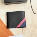 Prada Bags 75PRADA Men's Short Wallet Counter Latest Style, Official Website Synchronization, Genuine Development, Model 2M0513 # Color as shown, blue. The blue leather texture is excellent, with threaded lining. Imported white steel hardware accessories feature a complex color-blocking design, making it more fashionable and unique. Dimensions: Length 11cm, Height 9cm