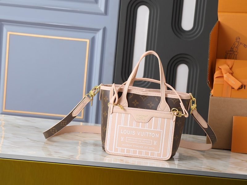 7e8b382602254a4f8758d14df3312d5d.jpg Louis Vuitton Bags - Image 1