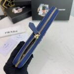 Prada Bags P95 PRADA, Small Zipper Wallet Classic Work, Simple Fashion, Italian Top Grade Original Single Cross Grain Cowhide Leather Texture Excellent, Imported Threaded Lining White Steel Metal Hardware Accessories! Evenly Neat Stitching, Exquisite Workmanship Size: 19x10x2.5, Color: Plum Bright Red, Blue, Black, Pink, Number: ML201 - Image 6