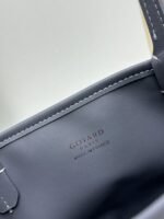 Goyard Bags Size 205 Counter Version Upgraded Version❤Goyard has undergone multiple studies improvements, enhancing fabrics offering comprehensive exclusive customization™Just continuously meet requirements our customers base fabric custom high-quality rain dew linen consistent coated glossy gum aldehyde [clever] texture comparable ZP, achieving a feeling like light yet matte. leather top-grain South African tumbled grain leather, flexible non-irritating to touch. The hardware is made of pure steel with symmetrical patterns and colors, no color difference. Details can be seen in the pictures Small size: Bag opening 28cm, 20* height 19* bottom width 10cm - Image 7