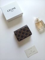 Celine Bags ￥75 Celine Classic Business Holder, Large Cowhide Interior with Smooth Microfiber CANVAS Logo Print, gold Trim TRIOMPHE Metal Snap Closure, Zipper Coin 5 Card Slots, Banknote Pocket, 1 Flat Pocket No.: 10K623 Size:11 9 X 3cm - Image 3