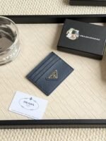 Prada Bags 55prada Hot-Selling Holder Unisex Small Card Holder, Black, Model 1MC025 Triangle Wheat Series Nine Colors Made of cross-grain cowhide, 6 card slots➕A middle compartment that can hold multiple cards and small change, size 11.2×8.5cm, actual product photo, see is what you get - Image 3