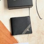 Prada Bags 75PRADA Men's Short Wallet Counter Latest Style, Official Website Synchronization, Genuine Development, Model 2M0513# Color as shown, blue. The blue leather texture is excellent, with threaded lining. Imported white steel hardware accessories feature a complex color-blocking design, making it more fashionable and unique. Dimensions: Length 11cm, Height 9cm