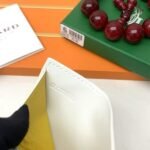 Goyard Bags The p65 G513 Marigny Coin Purse is perfect storing small change. It features snap closure, compartment coins, a slot for cards and banknotes.Size: 8.5*2*10cm. Color: White - Image 9