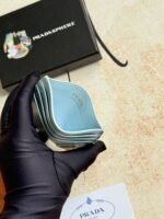 Prada Bags 60 Prada Classic Women's Clip Official Store Step, Type No. 1MC025 Oblique Triangle Wheat Route Do Exquisite craftsmanship Perfect cross-grain cowhide, this Style Saffiano leather Card Holder With Sex Coated Lang Metal Decal Set , Start Ingenious Wonderful Idea Of Fashionable Travel. Decor There is one Same color ‎ engraved Logo Highlight, Emphasize Craftsmanship Quality Standard ‌ Length 10cm high ​ 8cm - Image 5