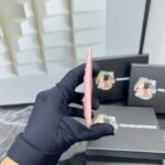 Prada Bags P50 PRADA Popular Genuine Leather Card Holder [Heart] Latest Style from Counter, Synchronized the Official Website, Authentic with Internal Code 224, Cross Pattern Cowhide Texture, Imported Threaded Lining, and Even Stitching, Smooth Oil Edge, Exquisite Workmanship, Size: Length 10cm Height 8cm, Color: Epoxy Gold, Black, Bright Plum Red, Pink, Blue Sky Blue, Apricot, Purple, Number: ML206 - Image 5