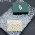 Goyard Bags 45 Top Original GOYARD Saint-Sulpice Card Holder, Compact Design, Middle Pocket Can Store Cards, ID, Folded BanknotesThe compact design fits perfectly into the pocket of a jacket or pants.Model: G5122 Size: 7*10.5*0.2cm - Image 2