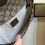 Gucci Bags 400 original leather Model 493930 Dimensions 24x16.5x4cm Tiger Head Waist Bag This gives feeling it's finally time classics after playing around patterns enough, paired with classic color strap Unlike previous autumn winter bags that felt bulky A lightweight waist bag/crossbody bag Wear casually over a hoodie or roll it up to hold in your hand The rate of return investment very high when going out, and the promotion on Xiaohongshu is extremely effective! - Image 6