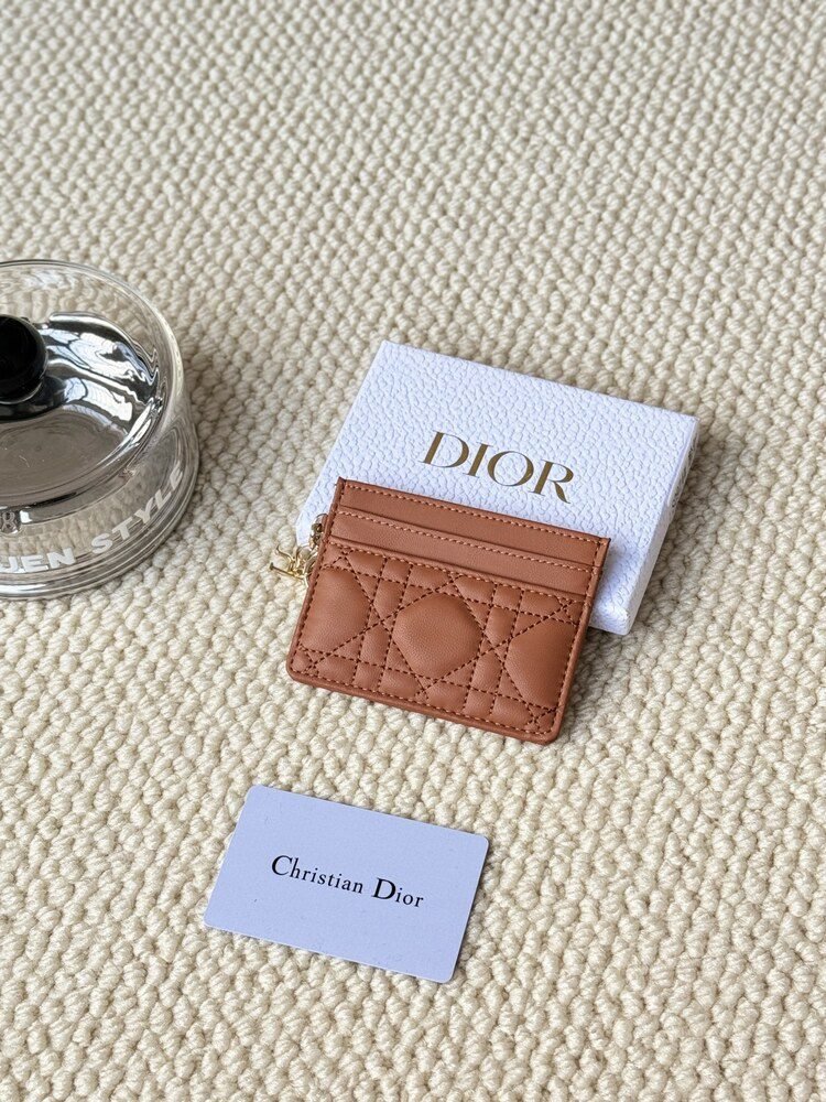 950d44d1b25a4a3f87d23d3c8eae7be6.jpg Dior Bags - Image 1