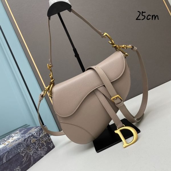 9b3722b202b241d2a6d45e1cbeca3c76.jpg Dior Bags - Image 1