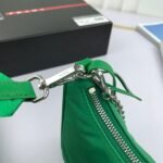 Prada Bags P360 Top Original Single Exclusive Box Prada Nylon Handbag/Underarm Internet Celebrity Sisterhood Group Crazy Planting Trending in Fashion Circle New Model! This Hobo Design Amazing Three-in-One Waist Bag/Crossbody/Single The Handle Has Been Replaced Chain, Adding Touch of Sexy an Underarm Comes a Long My Favorite is Small Pendant Bag Hanging on the Shoulder Strap Can Also Be Used as Accessories Other Bags Pants Usually Matches with Various Outfits No Problem, Guys Hurry Up and Get It, It's So Beautiful Model: 1BH204, Size: Length 22X Height 12x Bottom 6cm - Image 5