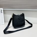 Hermes Bags Bag 18cm145 Made of Hermes togo calfskin Size: 18*6*20cm Model: 337 Evelyne shoulder pays homage nomadic smooth lines showcasing a free-spirited vibe.Originally designed for carrying equestrian equipment, this bag has been reinterpreted to combine fashion style with practical functionality. - Image 8