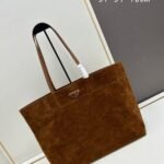 Prada Bags Batch 260 Women||| Suede Tote Easily Embody Retro Fashion The bag has wide shape, simple yet not simplistic, requiring no excessive decoration. Paired with suit or T-shirt for daily use, it can fully reflect a high-end feel! Large bags are the most stylish Size: Bag opening 49x, bottom 37x, height 31x16, model 2462