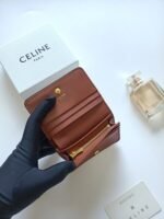 Celine Bags ￥75 Celine Classic Business Holder, Large Cowhide Interior with Smooth Microfiber CANVAS Logo Print, gold Trim TRIOMPHE Metal Snap Closure, Zipper Coin 5 Card Slots, Banknote Pocket, 1 Flat Pocket No.: 10K623 Size:11 9 X 3cm - Image 6