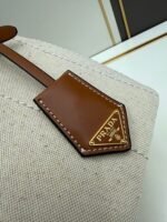 Prada Bags Batch 280 Product Launch*+2025 Summer Linen Blend Tote Bag Leather Small size Elegant fashionable summer vacation style Crafted from linen-blend fabric Paired a double wristband Embossed front signature letter logo Super practical tote bag design Comes detachable leather key ring Simple and exquisite large capacity inside, extremely useful It's simply amazing Fashionable Trendsetter's New Favorite Perfect details comparable to brick cabinets, super awesome with 5-star reviews Size: 25*19*15cm Model: 1BD678 - Image 6