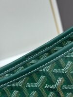 Goyard Bags 240 Underarm Counter Edition - Goyard "58%" Bohème Hobo Bag epitome of lightweight, flexible, and secure design, thanks zipper closure.Due to its wide handle, it is very comfortable as shoulder bag.It also features the iconic detachable pouch that can be closed with a snap button. Size: 27 15 x 42 cm Goyardine & Chevroches - Image 6