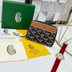 Goyard Bags 65 Goya Matignon Mini Coin Purse features a full zipper closure design.The middle compartment store coins, while the internal pocket can hold cards or small documents. Style number: 98167 Color: Black/Brown Size: 10.4cm 1.8cm x 7.5cm