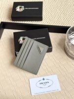 Prada Bags 55 Prada Best-Selling Genuine Leather Card Holder [Heart] Latest Style from Counter, Synchronized the Official Website, Authentic Development, Color as Shown Model 2MC223, internal 224 OEM code Cross-grain cowhide excellent texture, imported threaded lining, even stitching, smooth oil edges, exquisite workmanship, dimensions: length 10cm, height 8cm, comes with original packaging box and card - Image 3