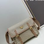 Prada Bags Batch 300 Box Latest Fabric/Symbole Messenger Bag❗|||Made Printing nylon fabric cross-grain cowhide.The is eye-catching striking; print on the consists of classic triangles, very appealing to look at, and it has ample space. This stylish can be worn bag, recommended as crossbody or shoulder with color matching, a favorite bag for going out, Parda new product launched Unisex # Dimensions 30x22x11, model 2510