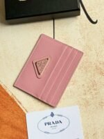 Prada Bags 60 Prada Classic Women's Clip Official Store Step, Type No. 1MC025 Triangle Wheat Cable Routing Do Exquisite craftsmanship Perfect cross-grain cowhide, this Style Saffiano leather Card Holder With Sex Coated Lang Metal Decal Set , Start Ingenious Wonderful Idea Of Fashionable Travel. Decor There is one Same color ‎ engraved Logo Highlight, Emphasize Craftsmanship Quality Standard ‌ Length 10cm high ​ 8cm - Image 3