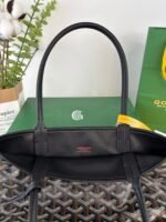 Goyard Bags 165 Goyard Bag is leather version of iconic Saint Louis bag, with Goyardine canvas lining.It offers two different aesthetic styles.Its gradually thickened handle provides a good grip comfortable feel.The compact and small form factor makes Anjou Mini perfect for nighttime use or carrying some daily essentials during the day. Style number: 98196 Color: Black Size: 9cm x 19.5cm - Image 6