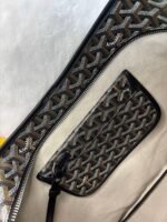 Goyard Bags 180 Goya Bohème Hobo bag epitome of lightness, flexibility, and security, thanks zipper closure.Due to its wide handle, it is very comfortable as shoulder bag.It also features the iconic detachable pouch that can be closed with a snap button. Style number: 98666 Color: Black Dimensions: 43cm 14cm x 27cm - Image 6