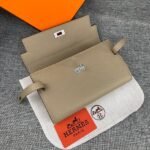 Hermes Bags New Clutch p160 Hermès Kelly Bag Material: Top Layer Cowhide Size: 24*14*6cm Model: 360 Silver Buckle Togo Leather Description: Exquisite workmanship, with original factory OEM code inside.Smooth and straight edges, custom-fit hardware Color: Black, Navy Blue, Orange, Gray, Khaki, Brown - Image 5