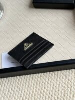 Prada Bags 55prada Hot-Selling Holder Unisex Small Card Holder, Black, Model 1MC025 Triangle Wheat Series Nine Colors Made of cross-grain cowhide, 6 card slots ➕ A middle compartment that can hold multiple cards and small change, size 11.2×8.5cm, actual product photo, see is what you get - Image 4