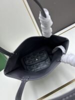 Goyard Bags Size 205 Counter Version Upgraded Version❤Goyard has undergone multiple studies improvements, enhancing fabrics offering comprehensive exclusive customization™Just continuously meet requirements our customers base fabric custom high-quality rain dew linen consistent coated glossy gum aldehyde [clever] texture comparable ZP, achieving a feeling like light yet matte. leather top-grain South African tumbled grain leather, flexible non-irritating to touch. The hardware is made of pure steel with symmetrical patterns and colors, no color difference. Details can be seen in the pictures Small size: Bag opening 28cm, 20* height 19* bottom width 10cm - Image 6