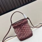 Goyard Bags Batch 190 FLOT Mini Bucket Bag This Goyard is called PETIT FLOT, which refers to wood transportation industry that has been passed down through generations family.It comes from a jacquard bag launched by GOYARD in the 1960s❤ Size: 12X1OX17.5 CM, model handbag bucket bag.