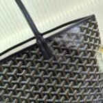 Goyard Bags 165 Ge~Ya Bag/Shopping Bag Compared old Neverfull Saint Louis bag, the Tote has numerous amazing advantages: it's extremely light soft yet still durable waterproof.Showcasing low-key and simple style, this design remains true its original mission.Equipped with detachable small inner pocket, it comes in a variety of colors to meet personal daily matching needs, easily storing all items for street gatherings or long-distance travel. Extremely practical. Two sizes available Medium 47 27 14cm Large size: 57 bag opening 30 x 15cm - Image 5