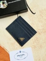 Prada Bags 60 Prada Classic Women's Clip Official Store Step, Type No. 1MC025 Oblique Triangle Wheat Route Do Exquisite craftsmanship Perfect cross-grain cowhide, this Style Saffiano leather Card Holder With Sex Coated Lang Metal Decal Set , Start Ingenious Wonderful Idea Of Fashionable Travel. Decor There is one Same color ‎ engraved Logo Highlight, Emphasize Craftsmanship Quality Standard ‌ Length 10cm high ​ 8cm - Image 5