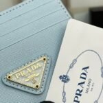 Prada Bags P50 PRADA Popular Genuine Leather Card Holder [Heart] Latest Style from Counter, Synchronized the Official Website, Authentic with Internal Code 224, Cross Pattern Cowhide Texture, Imported Threaded Lining, and Even Stitching, Smooth Oil Edge, Exquisite Workmanship, Size: Length 10cm Height 8cm, Color: Epoxy Gold, Black, Bright Plum Red, Pink, Blue Sky Blue, Apricot, Purple, Number: ML206 - Image 6