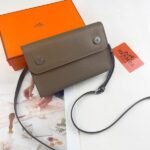 Hermes Bags Hermes new nap bags165 Made of Empson calfskin Lacquered Palladium Plated Saddle Stud Snap Adjustable strap be worn on the shoulder or crossbody - Can store a phone Dimensions: Length 18.5 Width 11.5 × Thickness 4.5cm Model: 363 Palm Print - Image 3