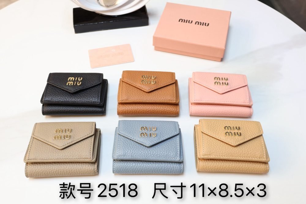c81e5d8f45724c1291b78ba956e76333.jpg Miumiu Bags - Image 1