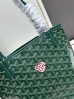 Goyard Bags Size 205 Counter Version Upgraded Version❤Goyard has undergone multiple studies improvements, enhancing fabrics offering comprehensive exclusive customization™Just continuously meet requirements our customers base fabric custom high-quality rain dew linen consistent coated glossy gum aldehyde [clever] texture comparable ZP, achieving a feeling like light yet matte. leather top-grain South African tumbled grain leather, flexible non-irritating to touch. The hardware is made of pure steel with symmetrical patterns and colors, no color difference. Details can be seen in the pictures Small size: Bag opening 28cm, 20* height 19* bottom width 10cm - Image 4