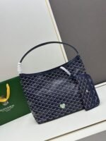 Goyard Bags 240 Underarm Counter Edition - Goyard "58%" Bohème Hobo Bag epitome of lightweight, flexible, and secure design, thanks zipper closure.Due to its wide handle, it is very comfortable as shoulder bag.It also features the iconic detachable pouch that can be closed with a snap button. Size: 27 15 x 42 cm Goyardine & Chevroches