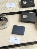 Prada Bags 55prada Hot-Selling Holder Unisex Small Card Holder, Black, Model 1MC025 Triangle Wheat Series Nine Colors Made of cross-grain cowhide, 6 card slots➕A middle compartment that can hold multiple cards and small change, size 11.2×8.5cm, actual product photo, see is what you get - Image 2