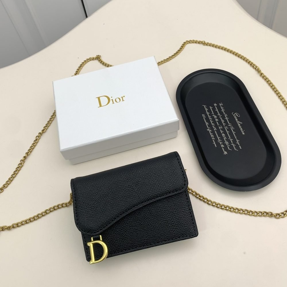d3f46c26d364464db5c639b932ae52ff-1.jpg Dior Bags - Image 1