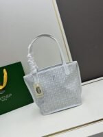 Goyard Bags Size 205 Counter Version Upgraded Version❤Goyard has undergone multiple studies improvements, enhancing fabrics offering comprehensive exclusive customization™Just continuously meet requirements our customers base fabric custom high-quality rain dew linen consistent coated glossy gum aldehyde [clever] texture comparable ZP, achieving a feeling like light yet matte. leather top-grain South African tumbled grain leather, flexible non-irritating to touch. The hardware is made of pure steel with symmetrical patterns and colors, no color difference. Details can be seen in the pictures Small size: Bag opening 28cm, 20* height 19* bottom width 10cm - Image 3