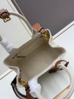 Prada Bags Batch 280 Product Launch*+2025 Summer Linen Blend Tote Bag Leather Small size Elegant fashionable summer vacation style Crafted from linen-blend fabric Paired a double wristband Embossed front signature letter logo Super practical tote bag design Comes detachable leather key ring Simple and exquisite large capacity inside, extremely useful It's simply amazing Fashionable Trendsetter's New Favorite Perfect details comparable to brick cabinets, super awesome with 5-star reviews Size: 25*19*15cm Model: 1BD678 - Image 7