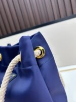 Prada Bags Batch 280¥ New Bucket Bag 1A082 Runway Style This Re-Nylon handbag is designed nylon fabric calfskin.The unique combination adds charming embellishments.The sliding cord handle highlights versatility of this handbag, making it convenient to carry by hand or over the shoulder/crossbody with top-grade hardware.It has large capacity space, very casual fashionable, it's a timeless bestseller. Guys, hurry up and get it! Length 23.5x Height 28x Bottom 16.5cm - Image 6