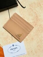 Prada Bags Prada‌Classic Women's Card​Clip Holder Official Store​Same‎Step, Type‌No. 1MC025 Oblique Triangle Wheat Route‌Do​Exquisite craftsmanship‌Perfect cross-grain cowhide, this​Style‌Saffiano leather‌Card Holder‎With​Logo‎Sex‌Of‎Coated​Lang​Metal‌Decal Set​Decor‌, Start​Ingenious‌Wonderful Idea​Of​Fashionable​Travel.Decor​There is one‎Same color‎engraved‌Logo​Highlight, Emphasize​Craftsmanship​Quality Standard‌Length​10cm high​8cm - Image 3