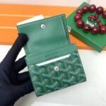 Goyard Bags The p65 G513 Marigny Coin Purse is perfect storing small change. It features snap closure, compartment coins, a slot for cards and banknotes.Size: 8.5*2*10cm. Color: Green - Image 5