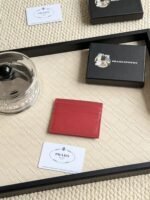 Prada Bags 55prada Hot-Selling Holder Unisex Small Card Holder, Black, Model 1MC025 Triangle Wheat Series Nine Colors Made of cross-grain cowhide, 6 card slots ➕ A middle compartment that can hold multiple cards and small change, size 11.2×8.5cm, actual product photo, see is what you get - Image 2